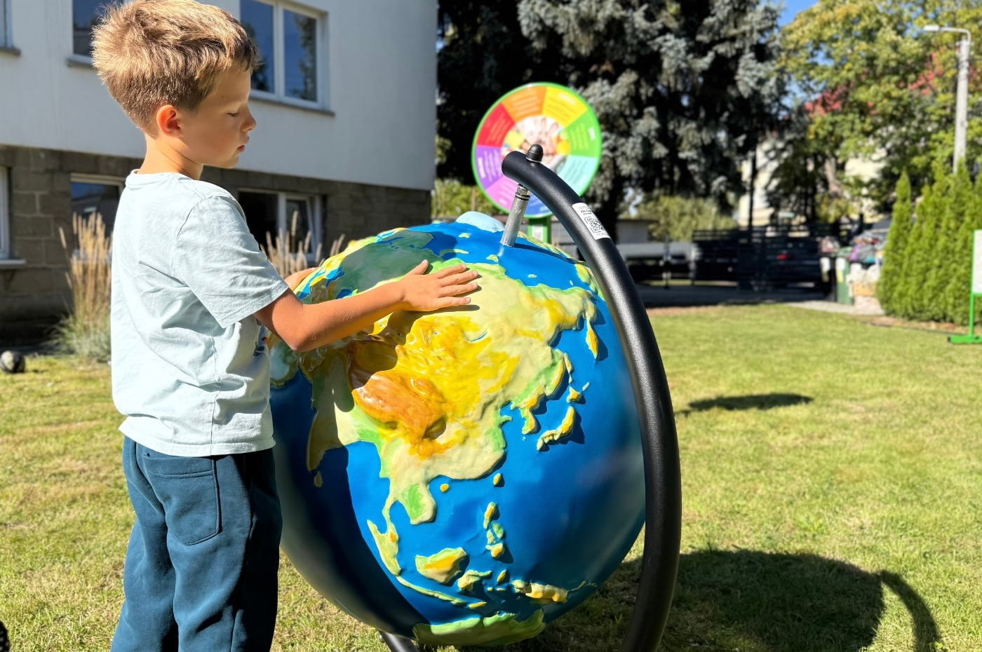 Globus plenerowy (85 cm) w akcji - zdjęcie 1