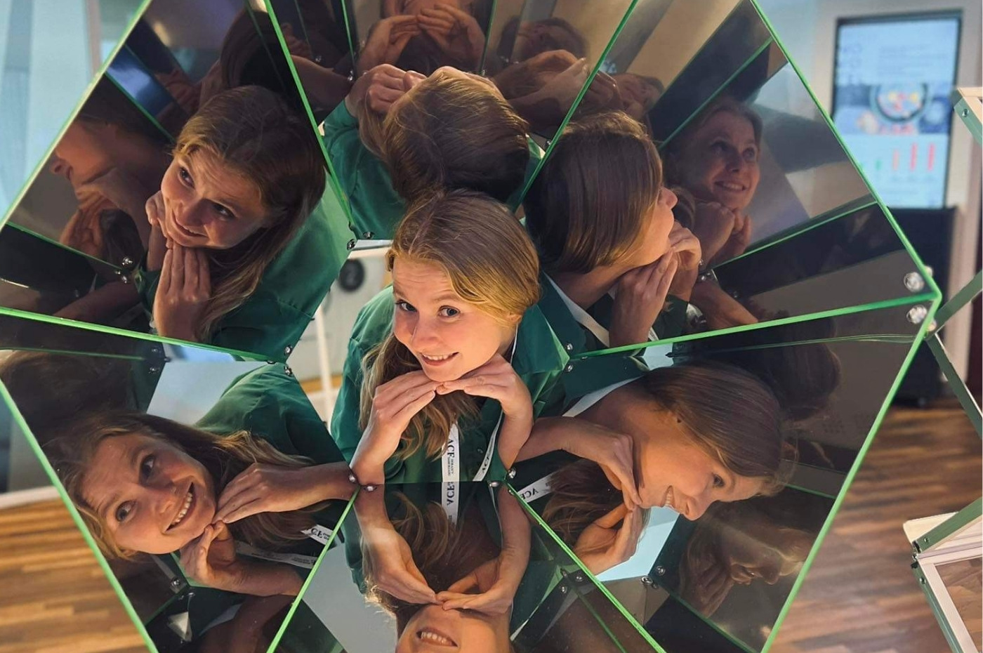 I08 Kaleidoscope in action - photo 2
