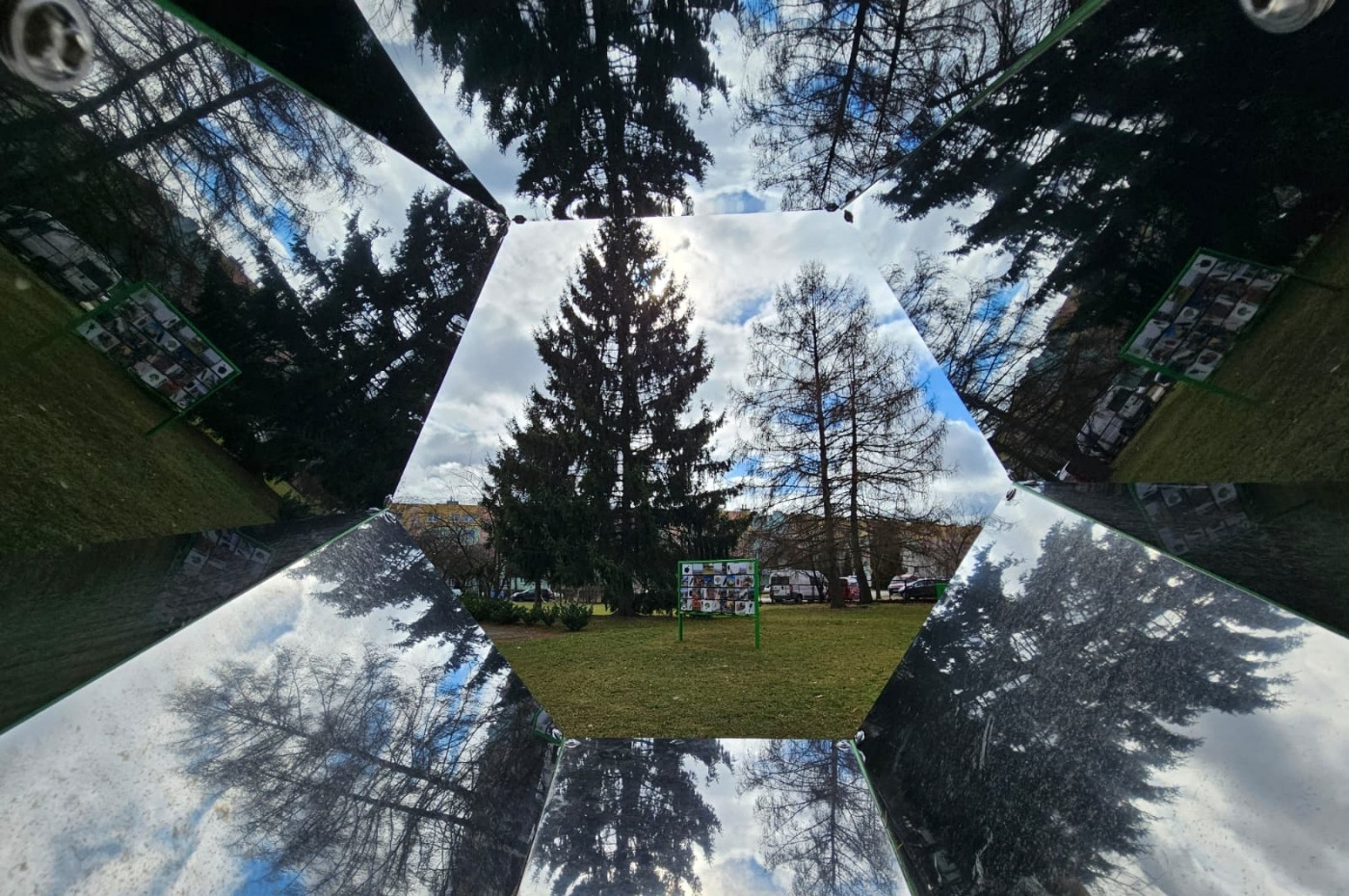 I08 Kaleidoscope in action - photo 3