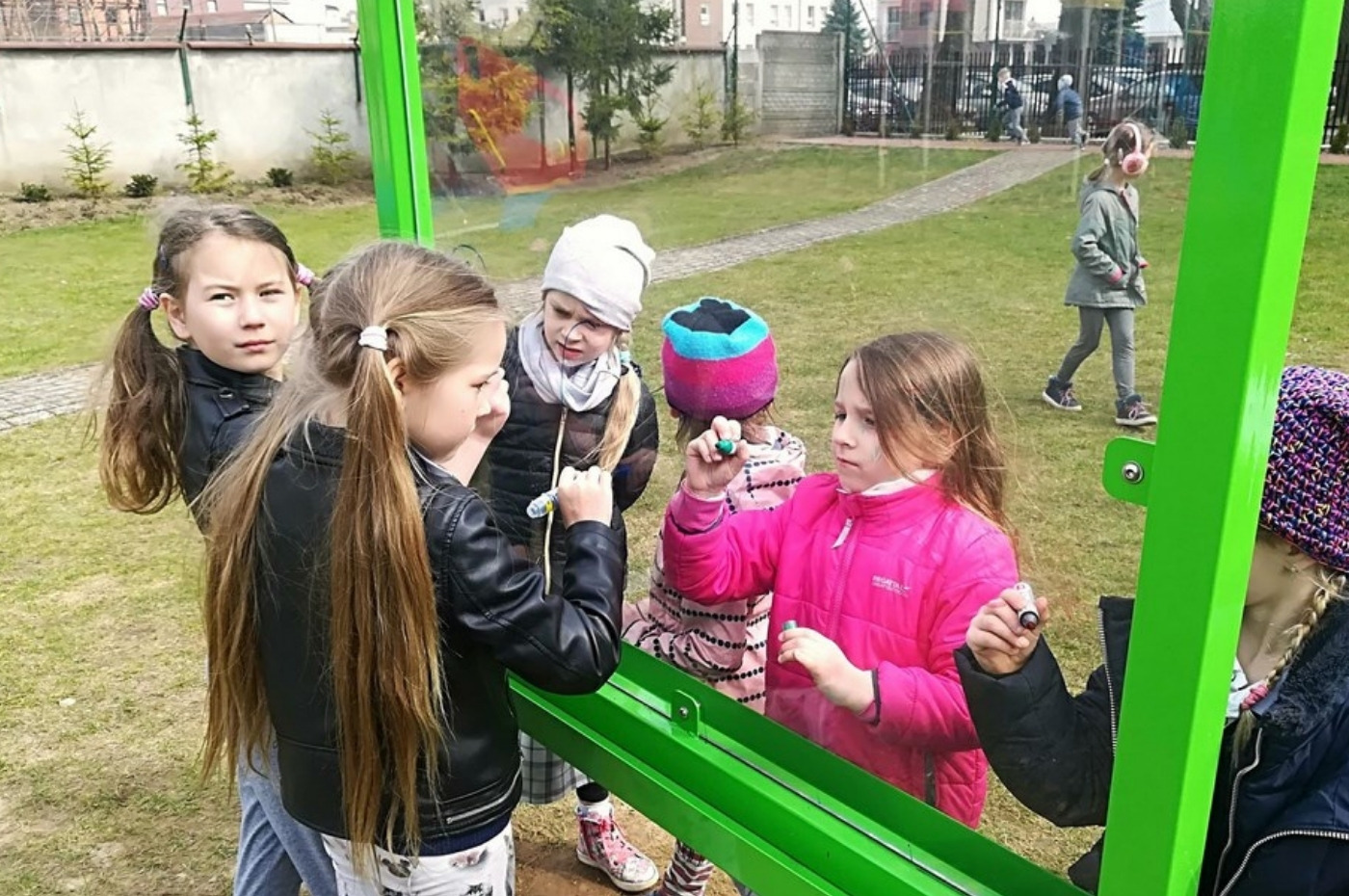 S06 Painting Wall in action - photo 4