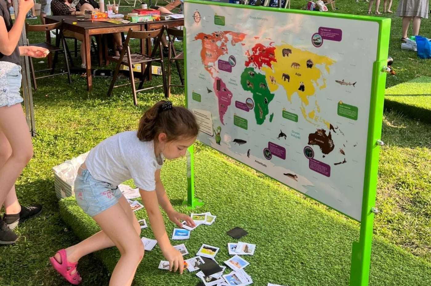 Tablica edukacyjna jednostronna - Kontynenty w akcji - zdjęcie 3