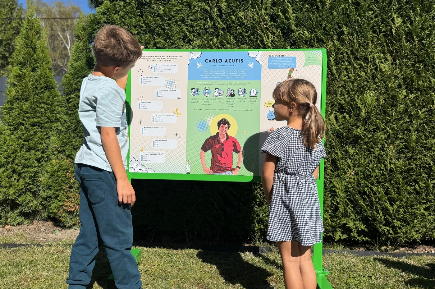 Tablica edukacyjna jednostronna - Carlo Acutis z platformą edukacyjną QR+ w akcji - zdjęcie 3